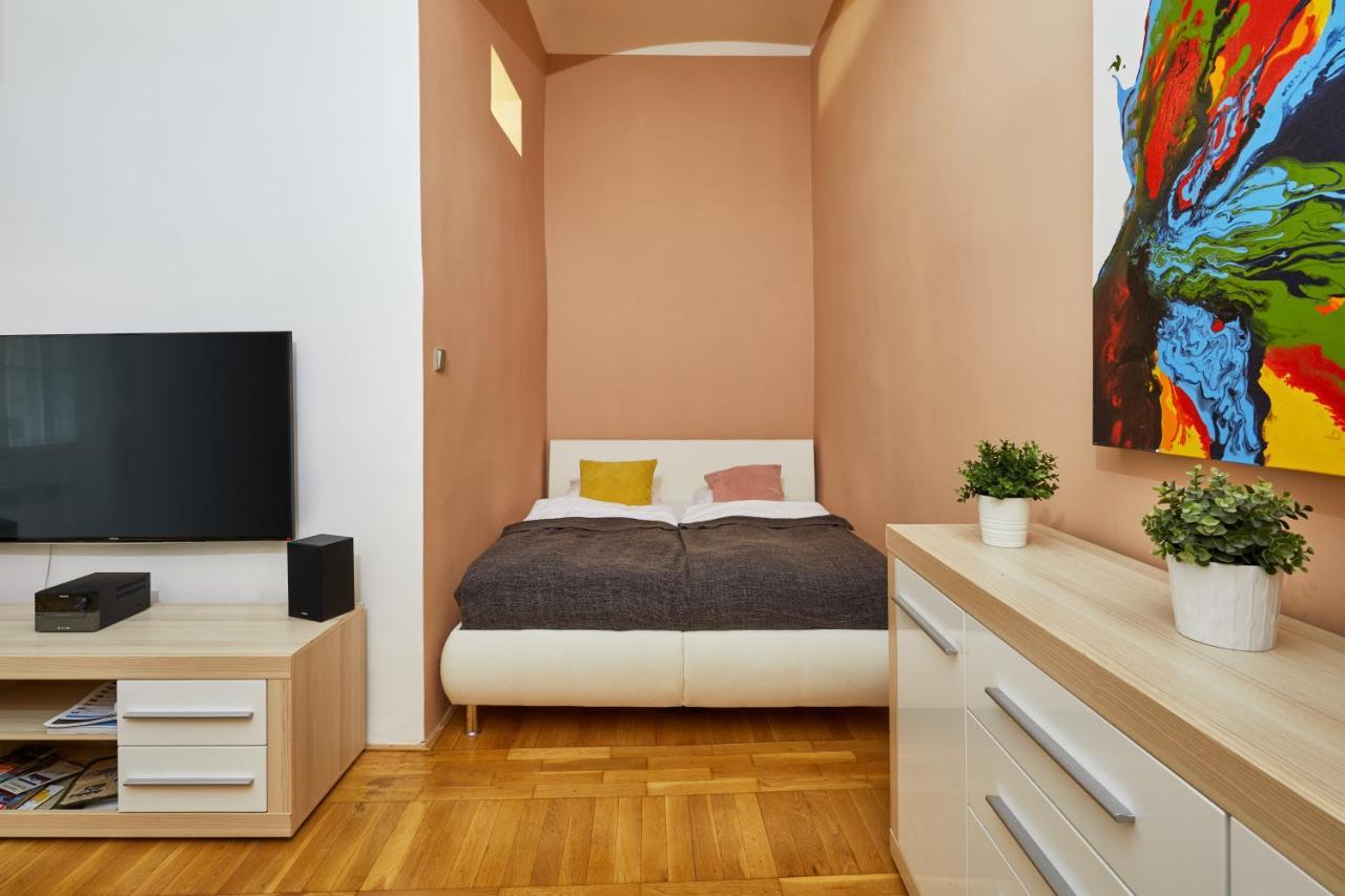 Prague Days - Cozy Flat In The Old Town Apartman Kültér fotó