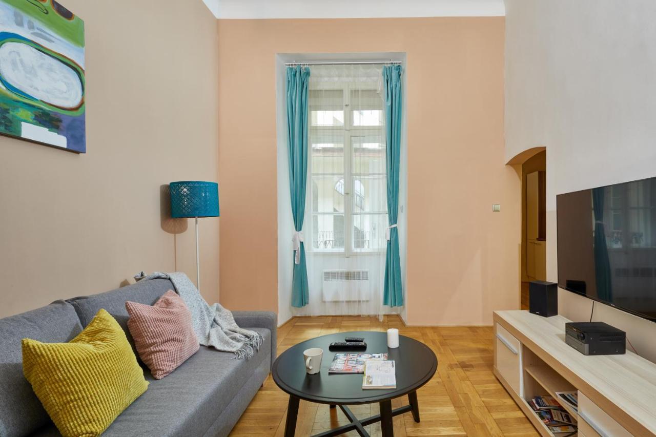 Prague Days - Cozy Flat In The Old Town Apartman Kültér fotó